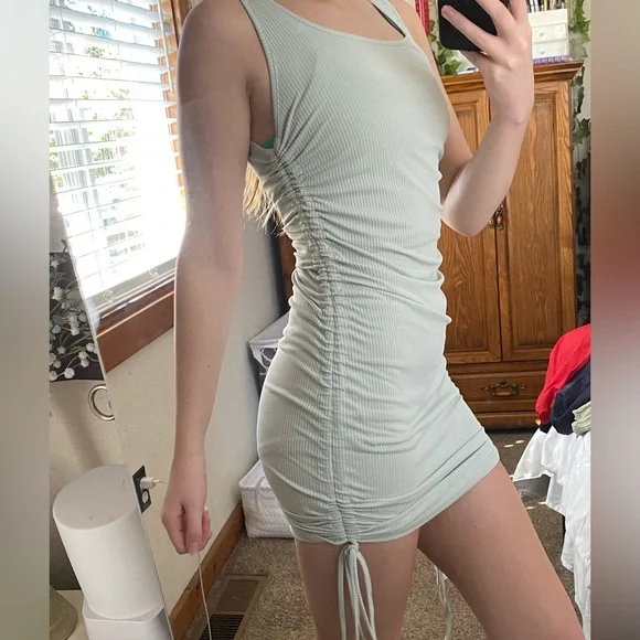 Shein • Dress - Picture 4 of 6